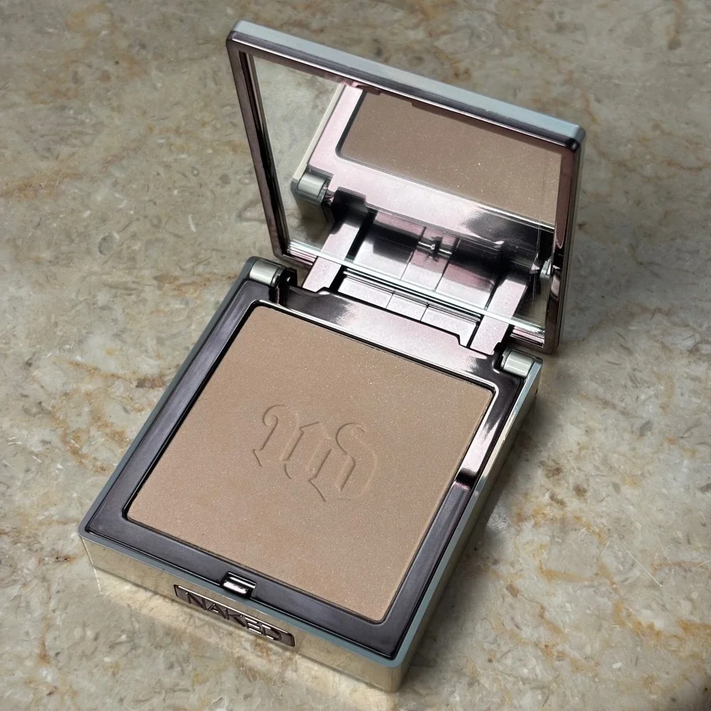 Urban Decay Naked The Illuminizer Translucent Pressed Beauty Powder‎ 9g